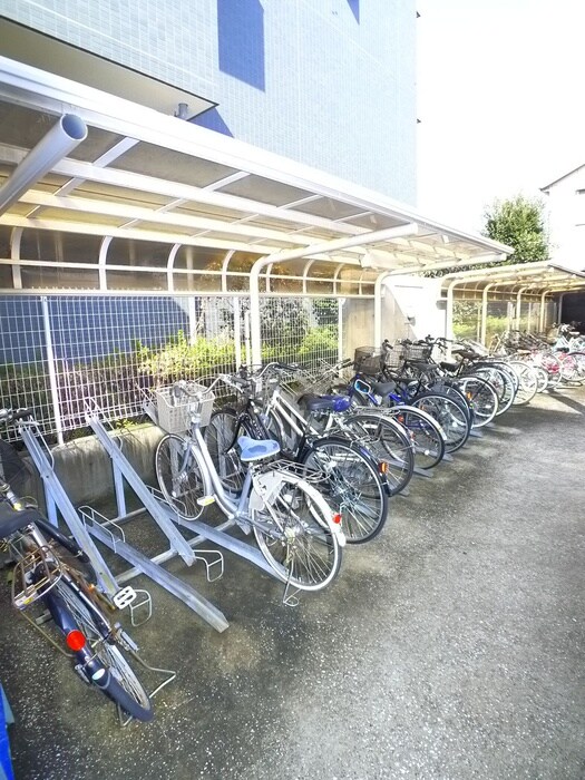 物件外観写真6　(駐輪場)
