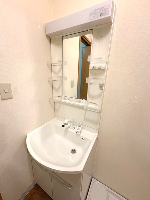 物件内観写真8　(洗面)