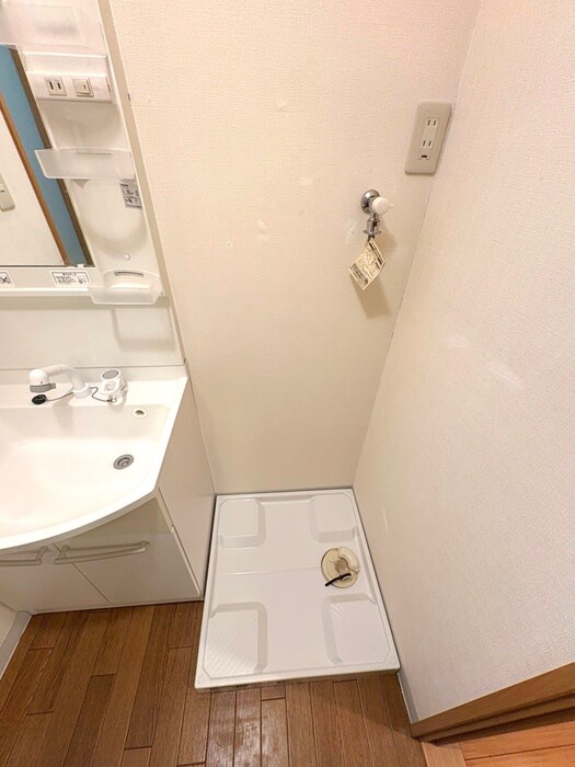 物件内観写真10　(洗濯機置場)