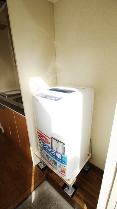 物件内観写真11　(洗濯機置場)