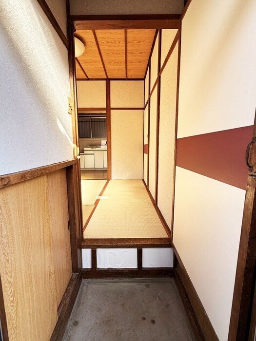 物件内観写真13　(玄関)