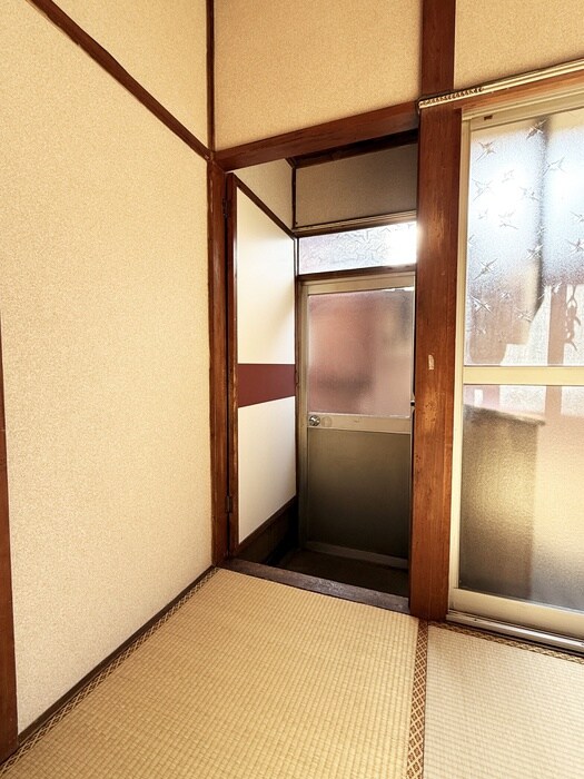 物件内観写真14　(玄関)