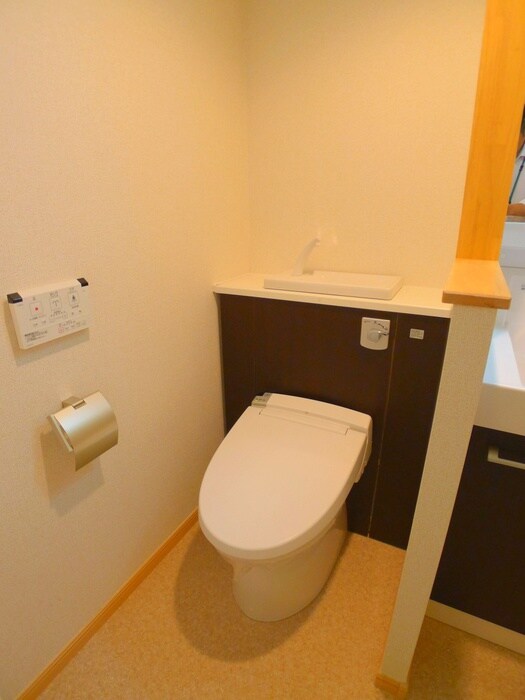 物件内観写真12　(トイレ)