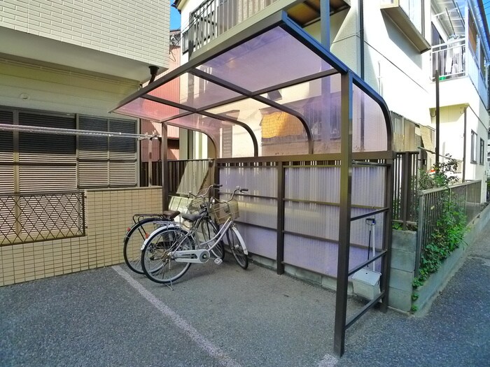 物件外観写真2　(駐輪場)