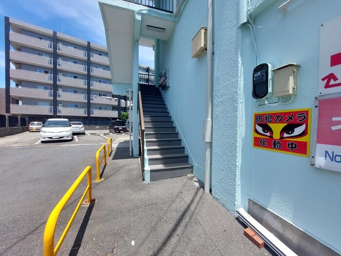 物件外観写真4　(エントランス部分)