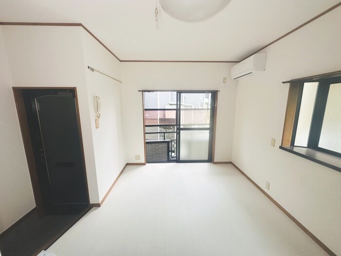 物件内観写真10　(居室)