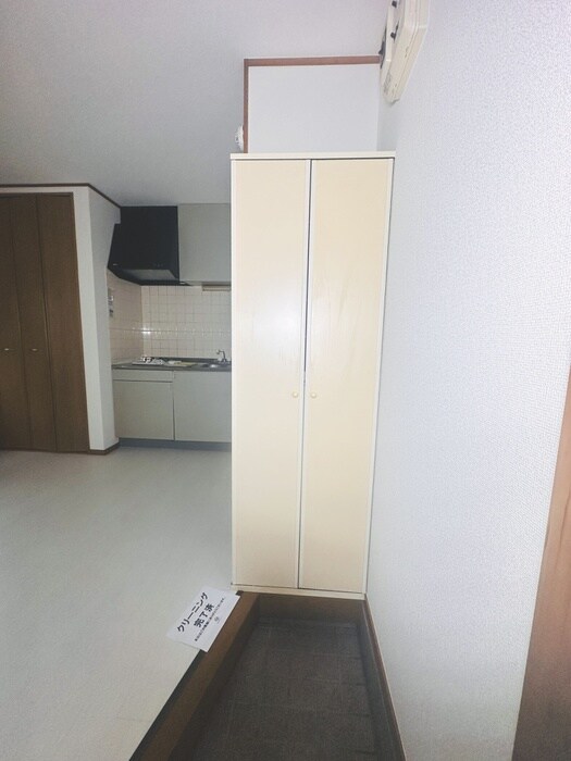 物件内観写真16　(玄関)