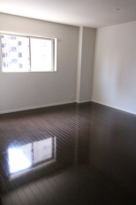 物件内観写真4　(居室)