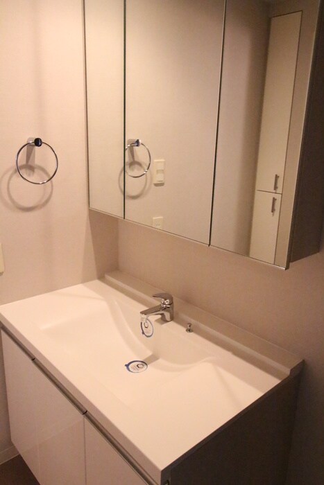 物件内観写真11　(洗面)