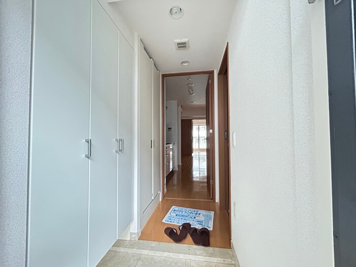 物件内観写真14　(玄関)