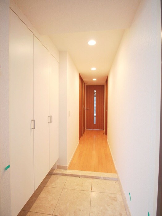 物件内観写真15　(玄関)