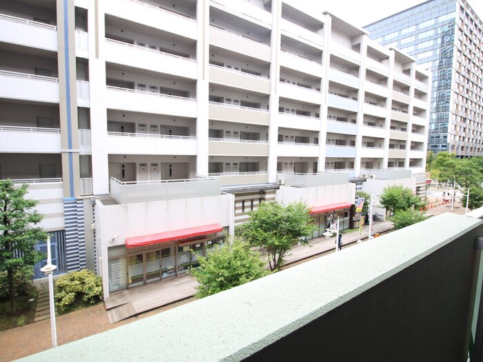 物件内観写真16　(室内からの展望)