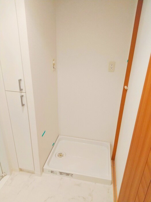 物件内観写真16　(洗濯機置場)