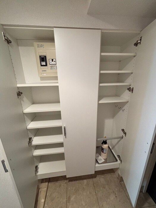 物件内観写真18　(靴箱)