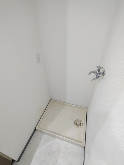 物件内観写真15　(洗濯機置場)