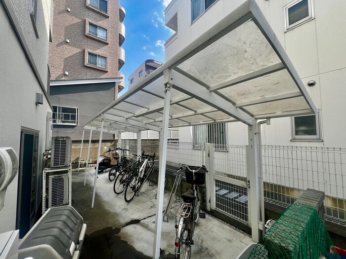 物件外観写真5　(駐輪場)