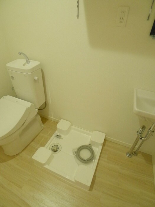 物件内観写真17　(洗濯機置場)