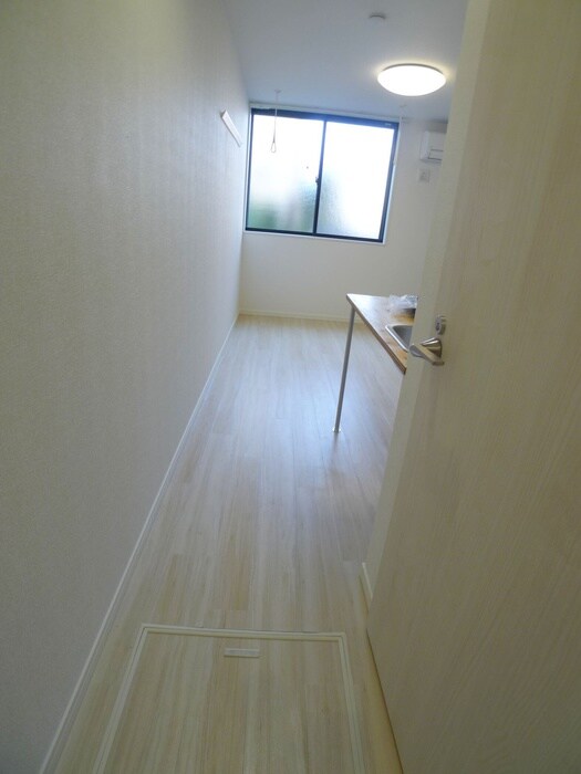 物件内観写真21　(廊下)