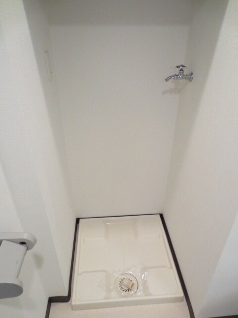 物件内観写真9　(洗濯機置場)