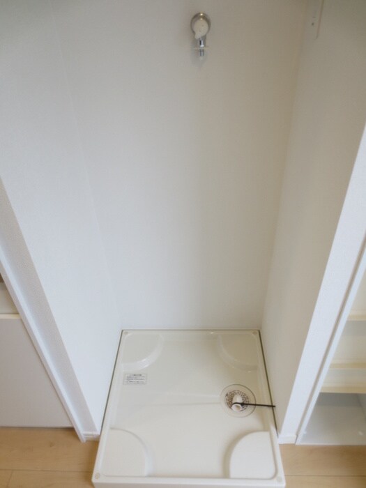 物件内観写真15　(洗濯機置場)