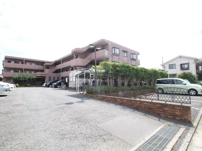 物件外観写真6　(駐車場)