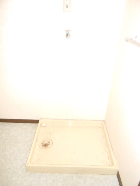 物件内観写真13　(洗濯機置場)