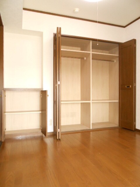 物件内観写真15　(収納)
