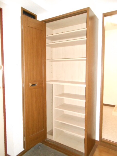 物件内観写真16　(靴箱)