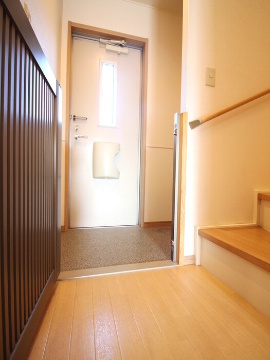 物件内観写真17　(玄関)