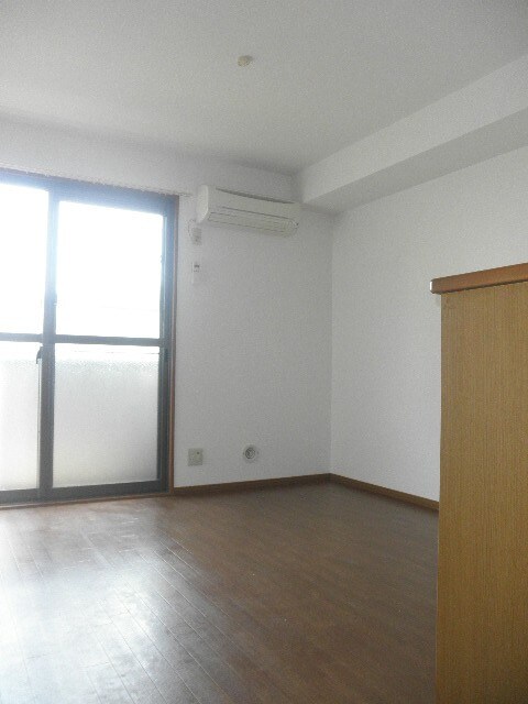 物件内観写真4　(居室)