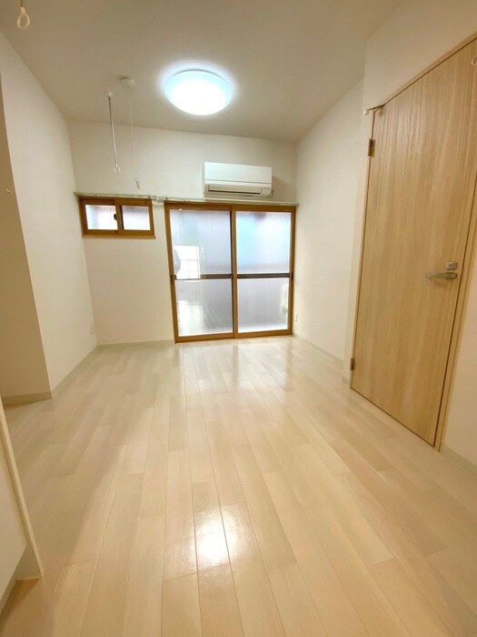 物件内観写真14　(室内からの展望)