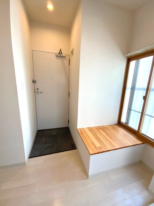 物件内観写真18　(玄関)