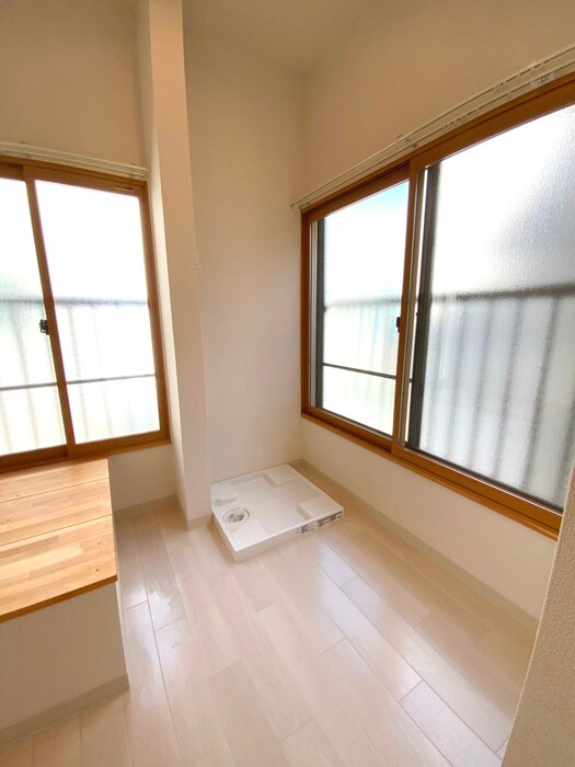 物件内観写真19　(洗濯機置場)