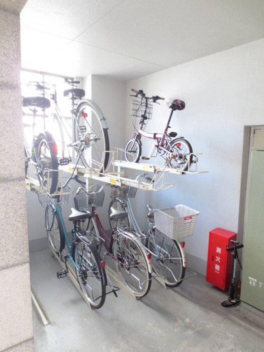 物件外観写真6　(駐輪場)