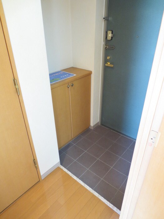 物件内観写真16　(玄関)