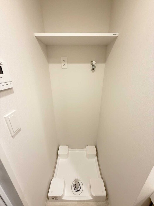 物件内観写真12　(洗濯機置場)