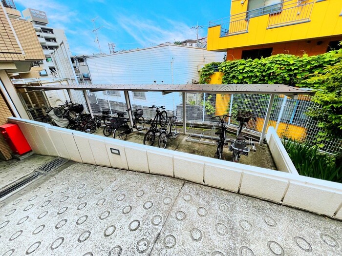 物件外観写真5　(駐輪場)