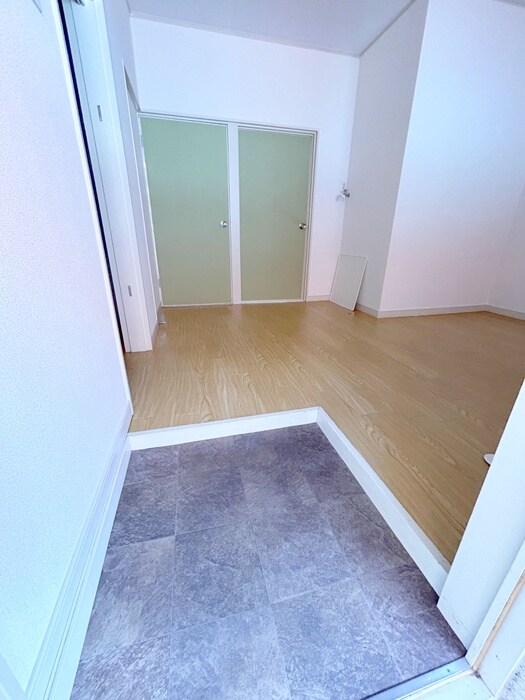 物件内観写真14　(玄関)