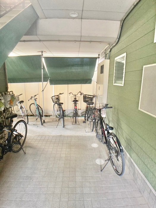 物件外観写真3　(駐輪場)