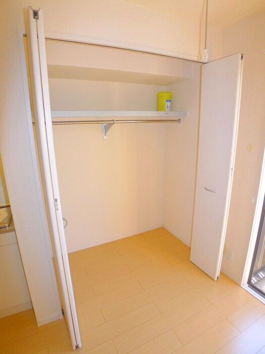 物件内観写真12　(収納)