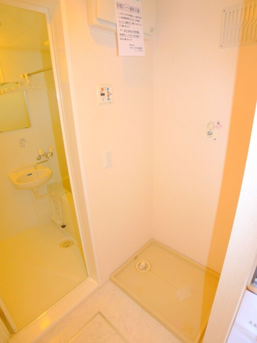 物件内観写真17　(洗濯機置場)