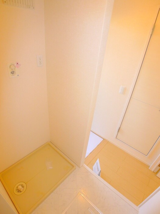 物件内観写真20　(洗濯機置場)