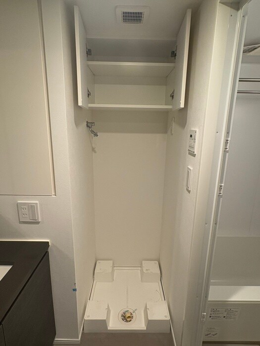 物件内観写真13　(洗濯機置場)