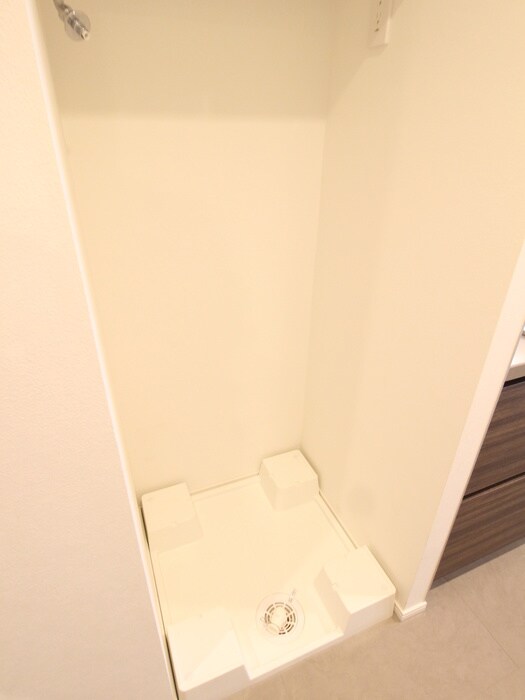 物件内観写真16　(洗濯機置場)