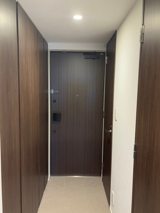 物件内観写真16　(玄関)