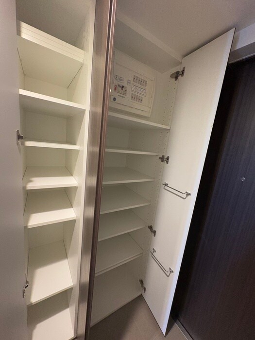 物件内観写真18　(靴箱)