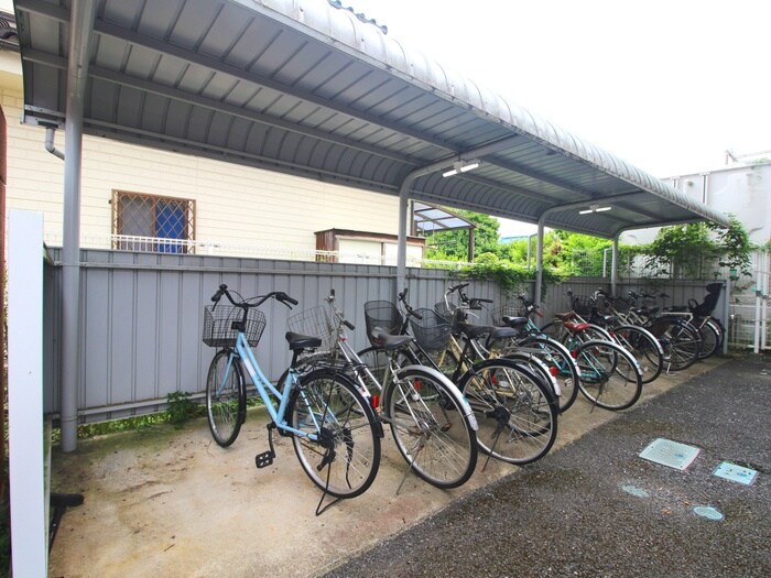物件外観写真5　(駐輪場)