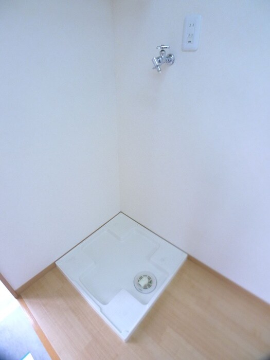 物件内観写真18　(洗濯機置場)