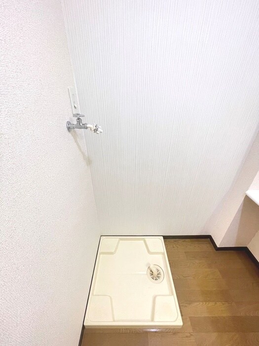 物件内観写真12　(洗濯機置場)