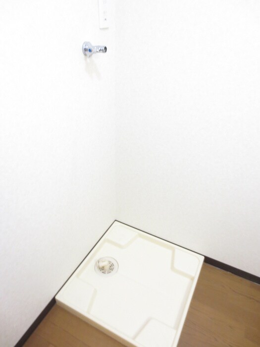 物件内観写真13　(洗濯機置場)